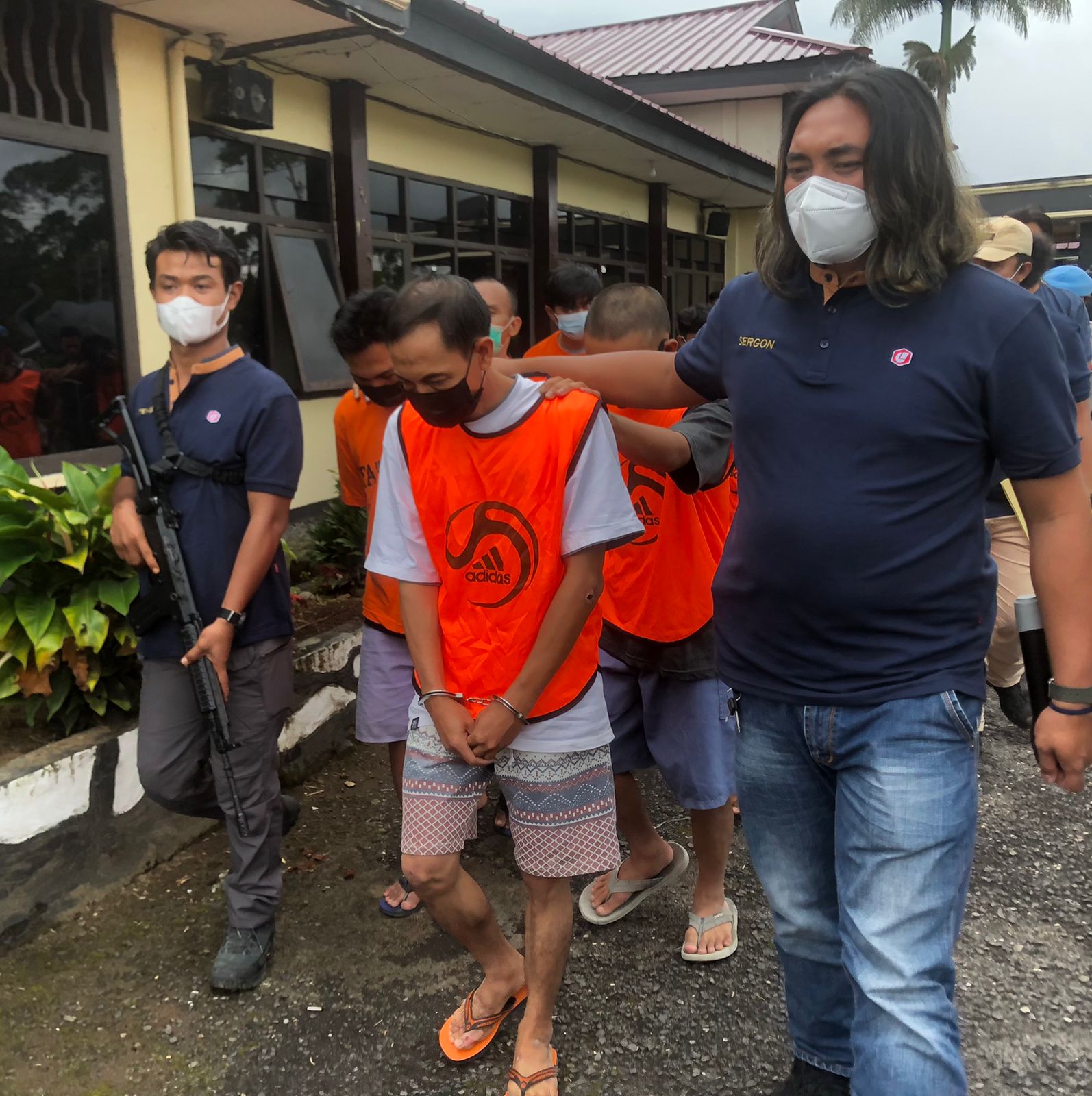 Polres Lambar Gelar Konferensi Pers, Satu Kasus Diantaranya Pengungkapan Kasus Pencabulan Belasan Murid di Pesibar.