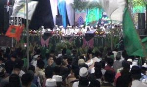 Ribuan Umat Muslim Padati Acara Doa dan Shalawat Bersama Habib Umar