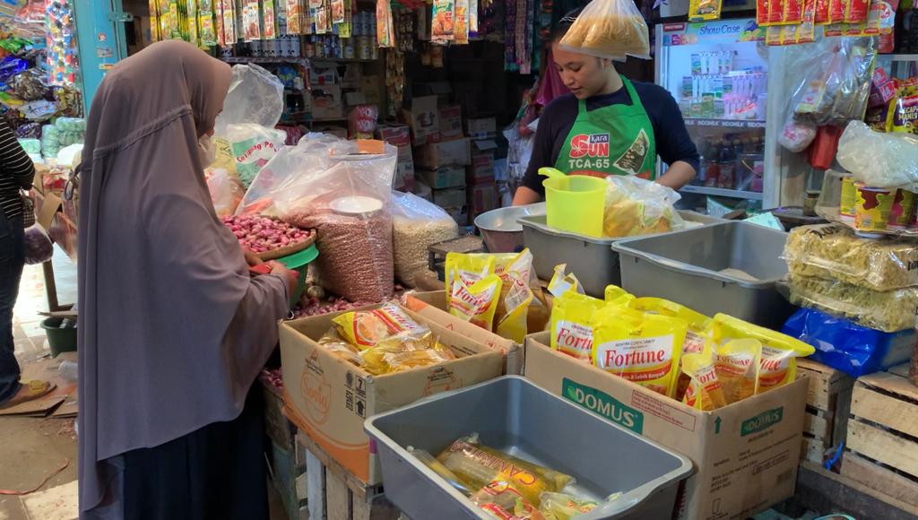 Menjelang Bulan Suci Ramadhan, Harga Sembako Normal Minyak Goreng Langka!