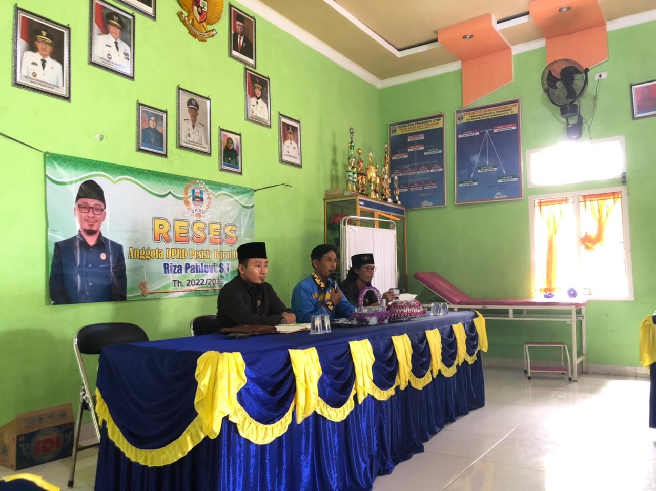 Anggota DPRD Reses di Pekon Tanjung Jati, masyarakat Minta Agar Jalan Akses Pekon dibangun