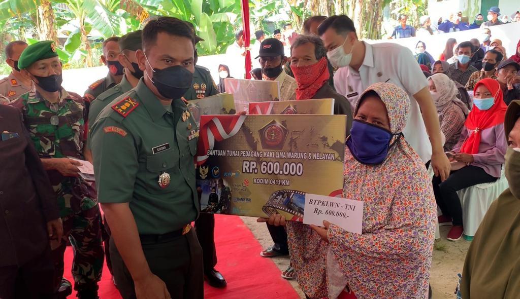 Dandim 0411/KM Letkol Inf Sihono Launching BTPKLWN, Pedagang: Terimakasih Bapak Tentara