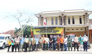 Bupati Pesisir Barat Tinjau Tiga Posko Pengamanan Lebaran 2022 Bupati Pesisir Barat Tinjau Tiga Posko Pengamanan Lebaran 2022