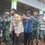 Melepas Lelah Setelah Bekerja, Satgas TMMD Kodim 0422/LB Saling Pijat Bersama