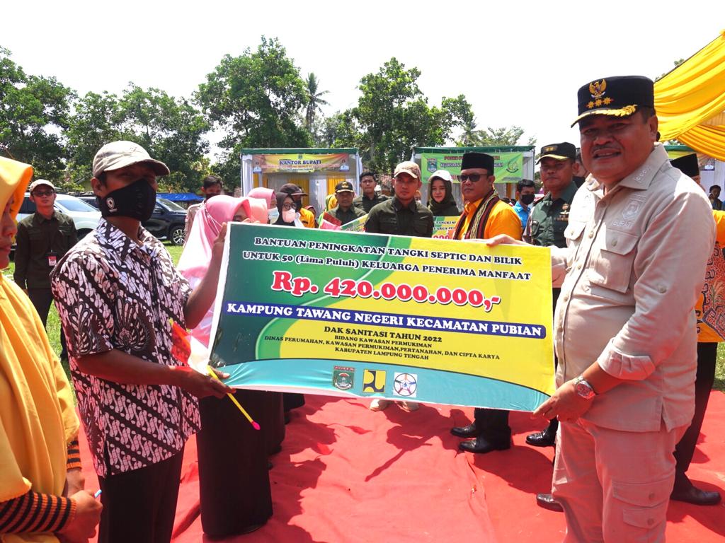 Bunga Kampung di Kecamatan Pubian Bupati Musa Ahmad Deklarasikan STBM