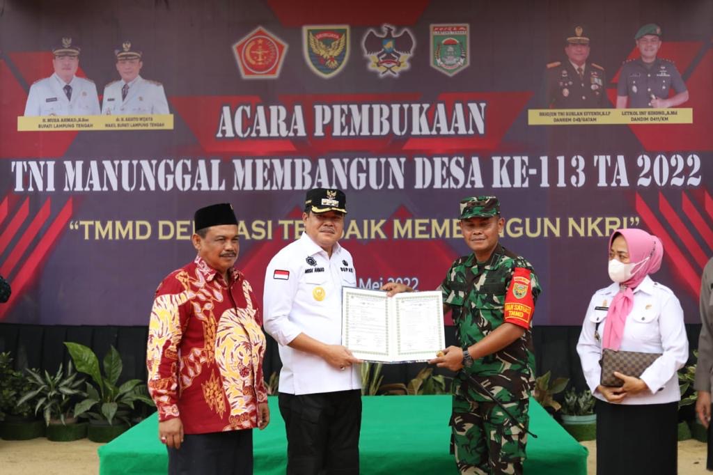 Bupati Lampung Tengah Buka Program TMMD ke-113 Tahun 2022 di Kecamatan Rumbia