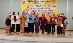 Bunda Literasi Lamteng Kunjungi Perpustakaan SMA Sugar Group Company