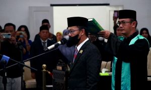 Gantikan Nasrul Arif, Agus Cik Jabat Ketua DPRD Pesisir Barat Gantikan Nasrul Arif, Agus Cik Jabat Ketua DPRD Pesisir Barat
