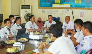 Sekda Pesibar Pimpin Rapat Pemantauan dan Evaluasi SPBE dan Call Center 112 Sekda Pesibar Pimpin Rapat Pemantauan dan Evaluasi SPBE dan Call Center 112