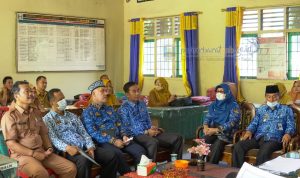 Hari Pertama Masuk Sekolah, Wabub Pesibar Kunjungi SMPN 1 Krui Hari Pertama Masuk Sekolah, Wabub Pesibar Kunjungi SMPN 1 Krui