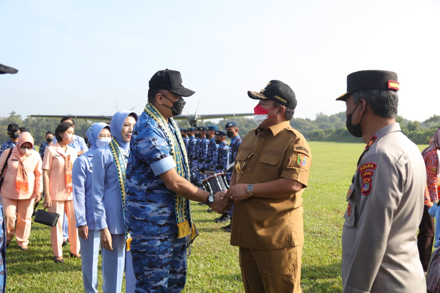 Gubernur Arinal dan Danlanud Letkol Nav Yohanas Ridwan Dampingi Kasau Marsekal TNI Fadjar Prasetyo Saksikan Latihan tempur Jalak Sakti