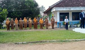 Penasehat PWI Lampura Jadi Pembina Upacar di SMK Abung Timur