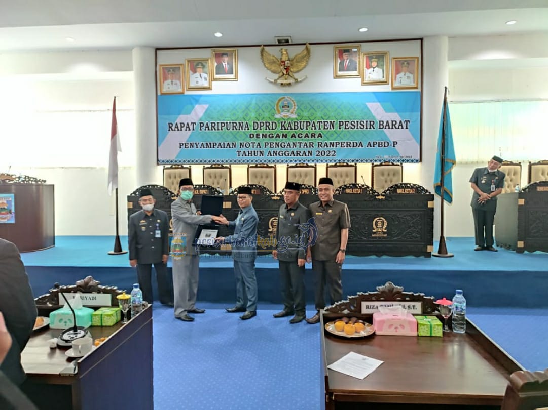 DPRD Pesibar Gelar Paripurna Penyampaian Nota Pengantar Draf Rancangan KUA- PPAS APBD tahun 2023.