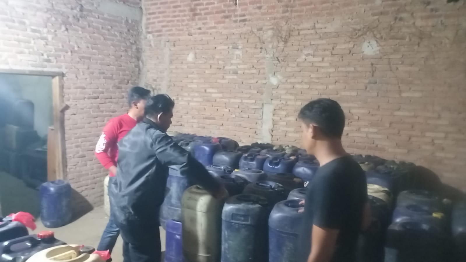 Kodim 0412 dan Polres Lampura Berhasil Amankan Oknum Penimbun Solar Subsidi