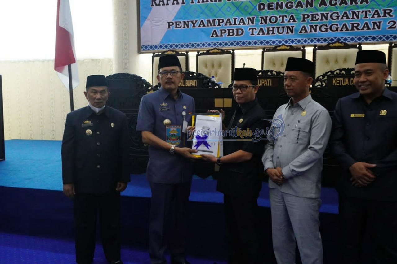 DPRD Gelar Paripurna dengan Agenda Penyampaian Nota Pengantar Ranperda APBD Tahun Anggaran 2023