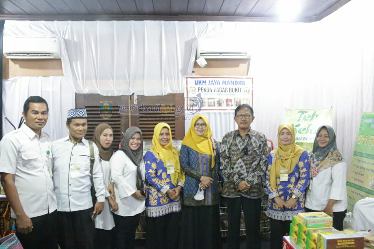 Bupati dan Ketua DPRD Pesisir Barat Kunjungi Lampung Fair 2022