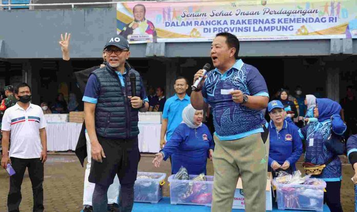 Gubernur Arinal Bersama Mendag Zulkifli Hasan dan FKPLP Laksanakan Senam Bersama