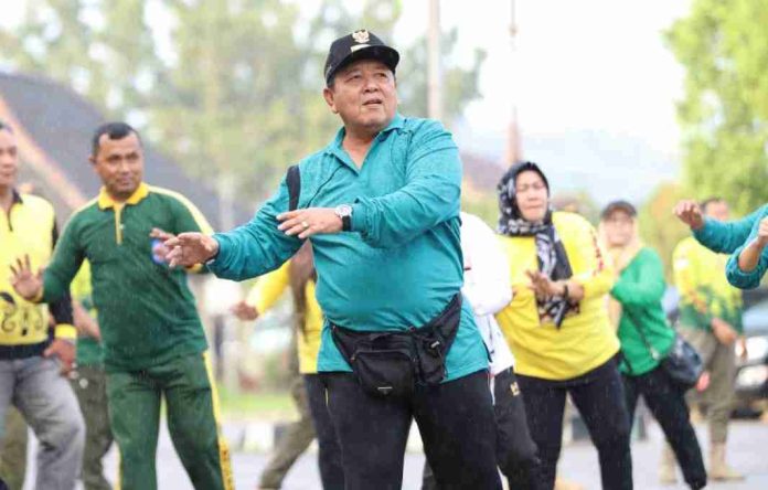 Gubernur Arinal Bersama Jajaran dan Masyarakat Ikuti Senam Kesegaran Jasmani