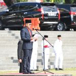 Mingrum Gumay Bertugas Sebagai Pembaca Teks Sejarah Lampung dalam Rangka Upacara HUT ke- 59 Provinsi Lampung