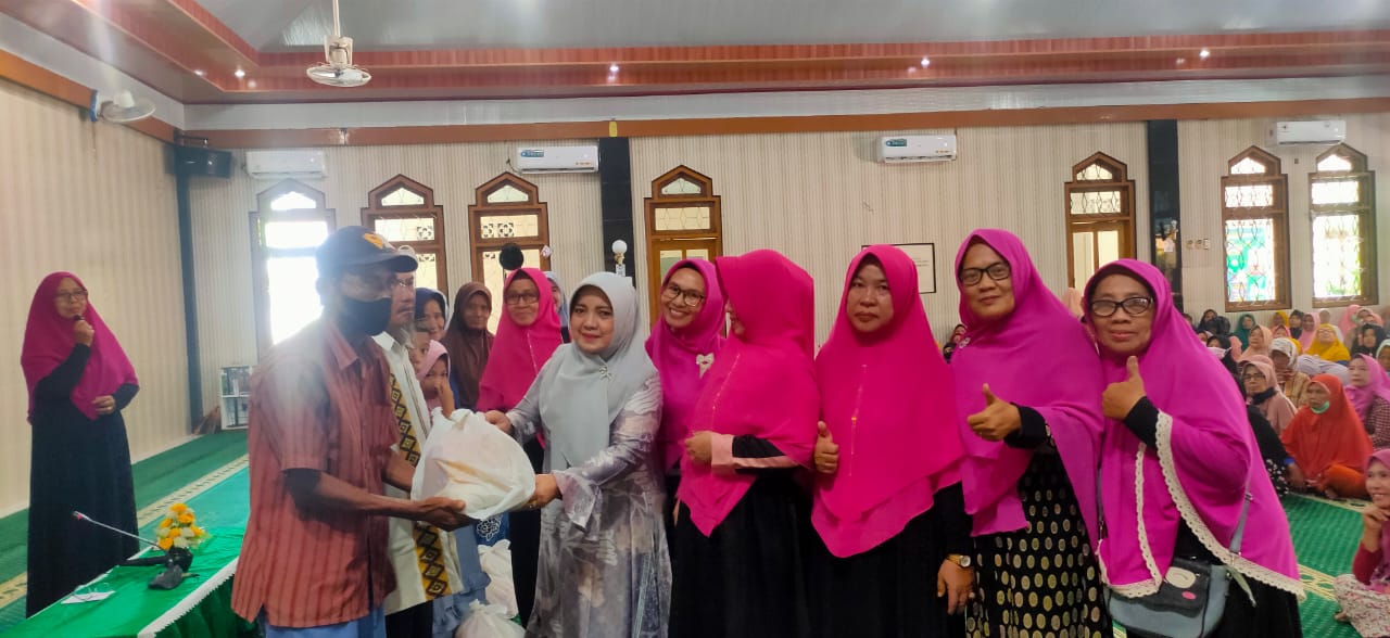 Bunda Mardiana Hadiri Bakti Sosial Majelis Ta’lim Masjid Jabal Nahl