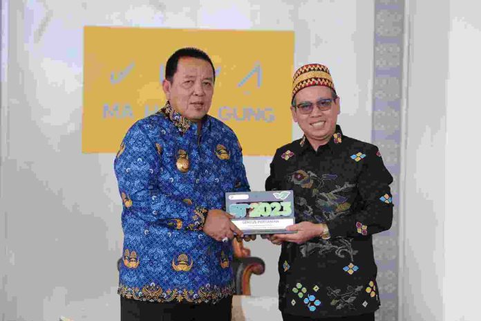 Gubernur Raih Penghargaan atas Dukungan Terhadap Penyelenggaraan Kegiatan Statistik Sektoral