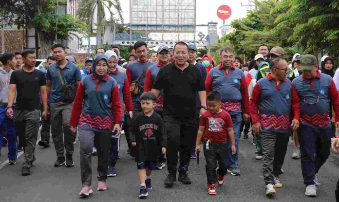 Gubernur Hadiri Jalan Sehat Unila dalam Rangka Peringatan Hari Kartini dan Hardiknas 2023