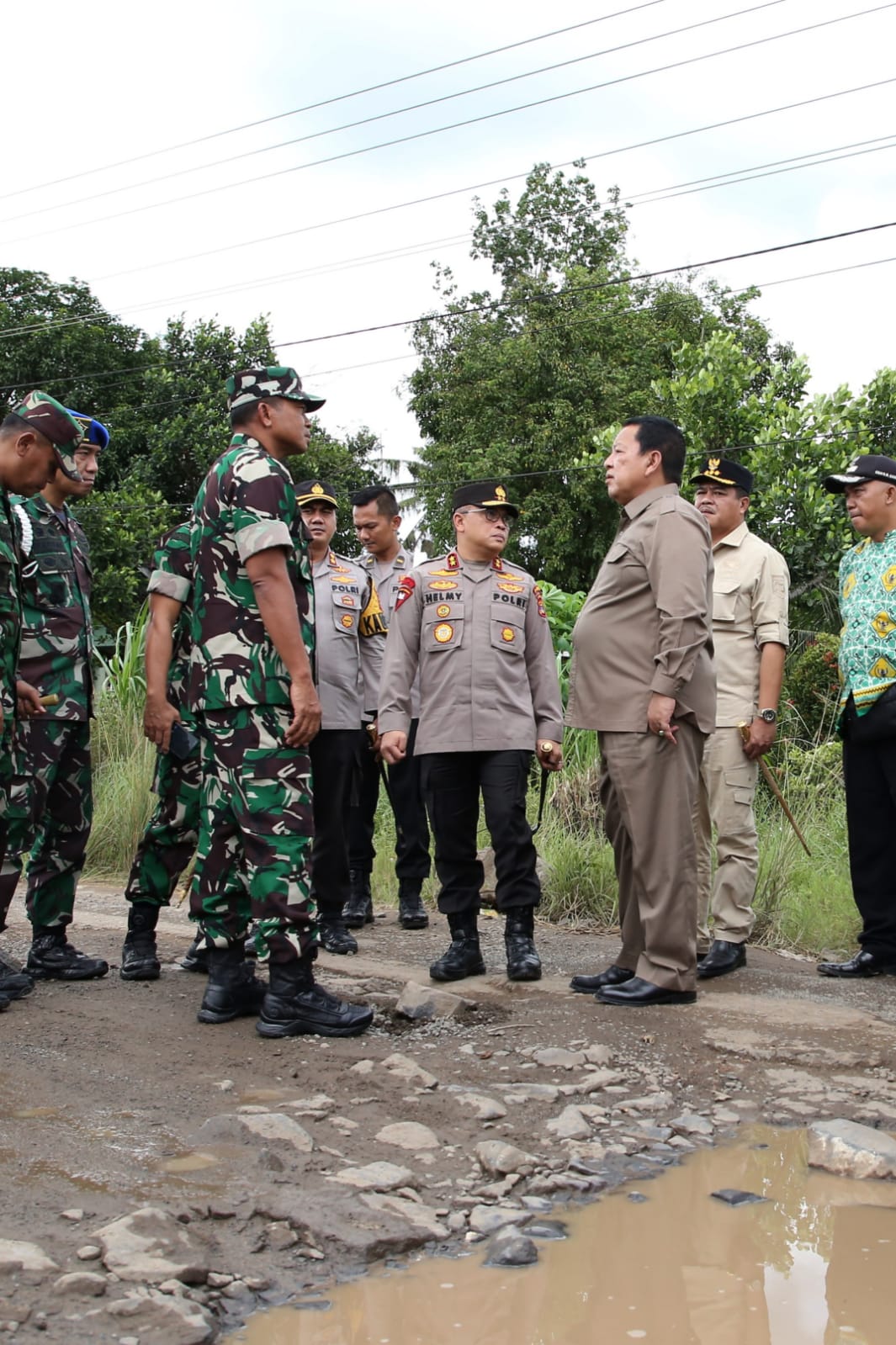 Gubernur Arinal Tinjau Langsung Kondisi Jalan di Rumbia Lampung Tengah, Siap Bersinergi dengan Pemerintah Pusat untuk Upaya Perbaikan