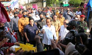 Gubernur Arinal dan Wagub Chusnunia Dampingi Presiden Jokowi dalam Kunjungan Kerja ke Pasar Natar, Lampung Selatan Gubernur Arinal dan Wagub Chusnunia Dampingi Presiden Jokowi dalam Kunjungan Kerja ke Pasar Natar, Lampung Selatan