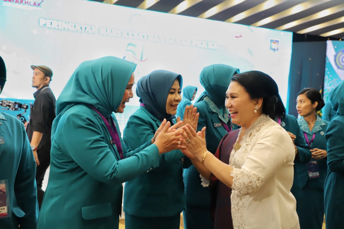 Ibu Riana Sari Arinal Hadiri Peringatan Hari Kesatuan Gerak PKK ke-51 di Kota Medan, Lampung Berhasil Raih Penghargaan Wanita Berjasa dan Berprestasi di Bidang Pertanian