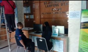 Kejari Lampura Engan Ditemui Terkait Penyitaan Hendphone Milik Seorang Jurnalis Kejari Lampura Engan Ditemui Terkait Penyitaan Hendphone Milik Seorang Jurnalis