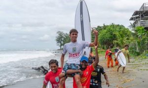 Peselancar asal Indonesia berhasil menjadi juara World Surfing League (WSL) Krui Pro QS 5000 dikelas Men’s Junior