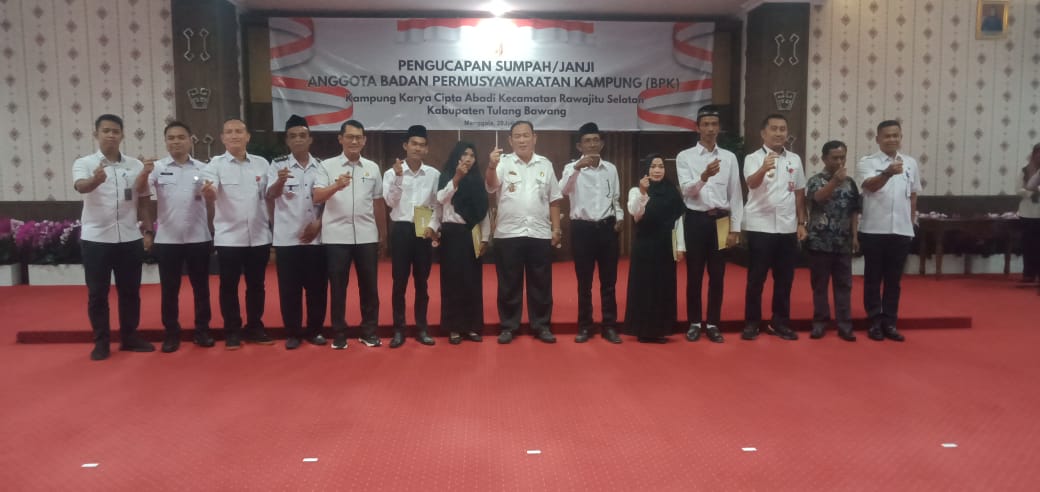 Sekretaris Daerah Kabupaten Tulang Bawang Bapak Ir Anthoni MM instruksikan anggota BPK Yang dilantik agar bersinergi Menciptakan Keamanan Dan Ketertiban Dalam Masyarakat