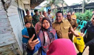 Gubernur Sambangi Warga Kurang Mampu dan Berbagi Kasih di Bumisari, Natar
