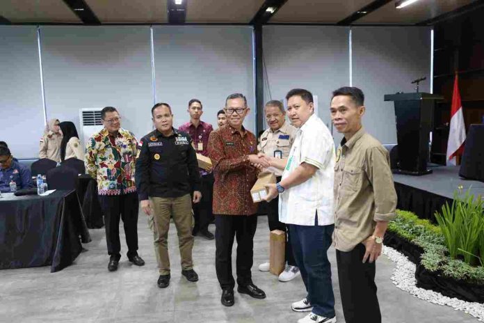 Sekdaprov Fahrizal Buka Rapat Forum Kadisdukcapil Provinsi dan Kab/Kota se-Provinsi Lampung