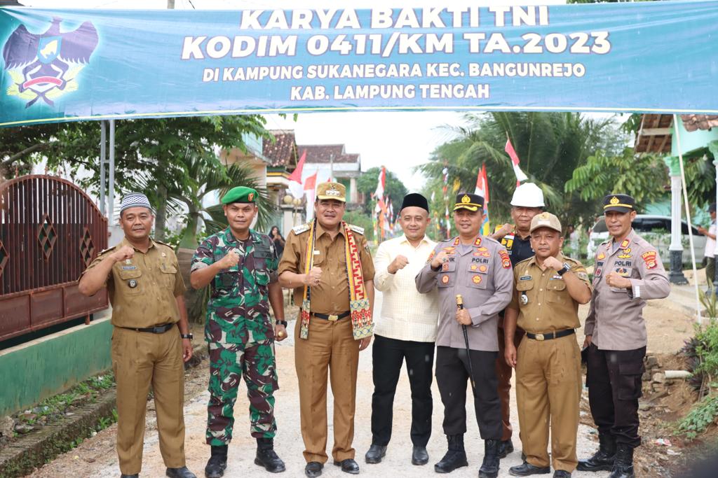 Bupati Lampung Tengah Musa Ahmad Hadiri Acara Penutupan Karya Bakti TNI