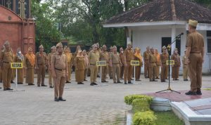 Mewakili Bupati, Rusmadi Pimpin Apel Mingguan di Lingkungan Pemkab Lamteng