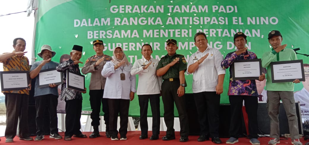 Mewakili Menteri Pertanian Dr. Enie Tauruslina Hadiri Kegiatan Gerakan Tanam Padi Dalam Rangka Antisipasi EL Nino