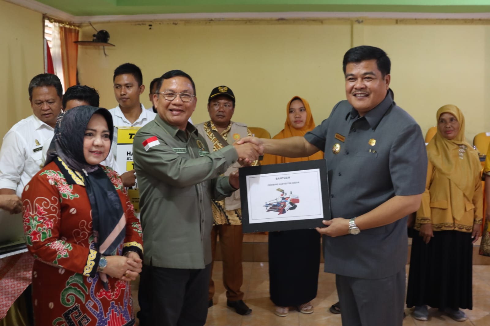 Bupati Musa Ahmad Hadiri Rakor Sekaligus Pemberian Bantuan Hansprayer Kepada Kelompok Tani