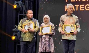 Gubernur Arinal Terima KUR Award 2023 dari Menko Perekonomian