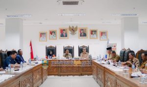 Mantapkan Kirab Pemilu Tahun 2024 KPU Pesisir Barat Gelar Audensi Bersama Bupati.