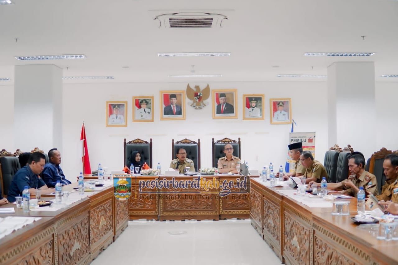 Mantapkan Kirab Pemilu Tahun 2024 KPU Pesisir Barat Gelar Audensi Bersama Bupati.