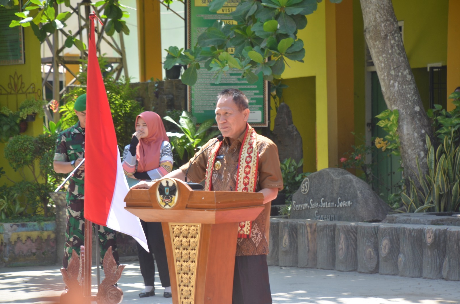 Pelaksanaan Kegiatan Launching Program Unggulan Dapur Masuk Sekolah di Hadiri Pj Bupati Qudrotul Ikhwan