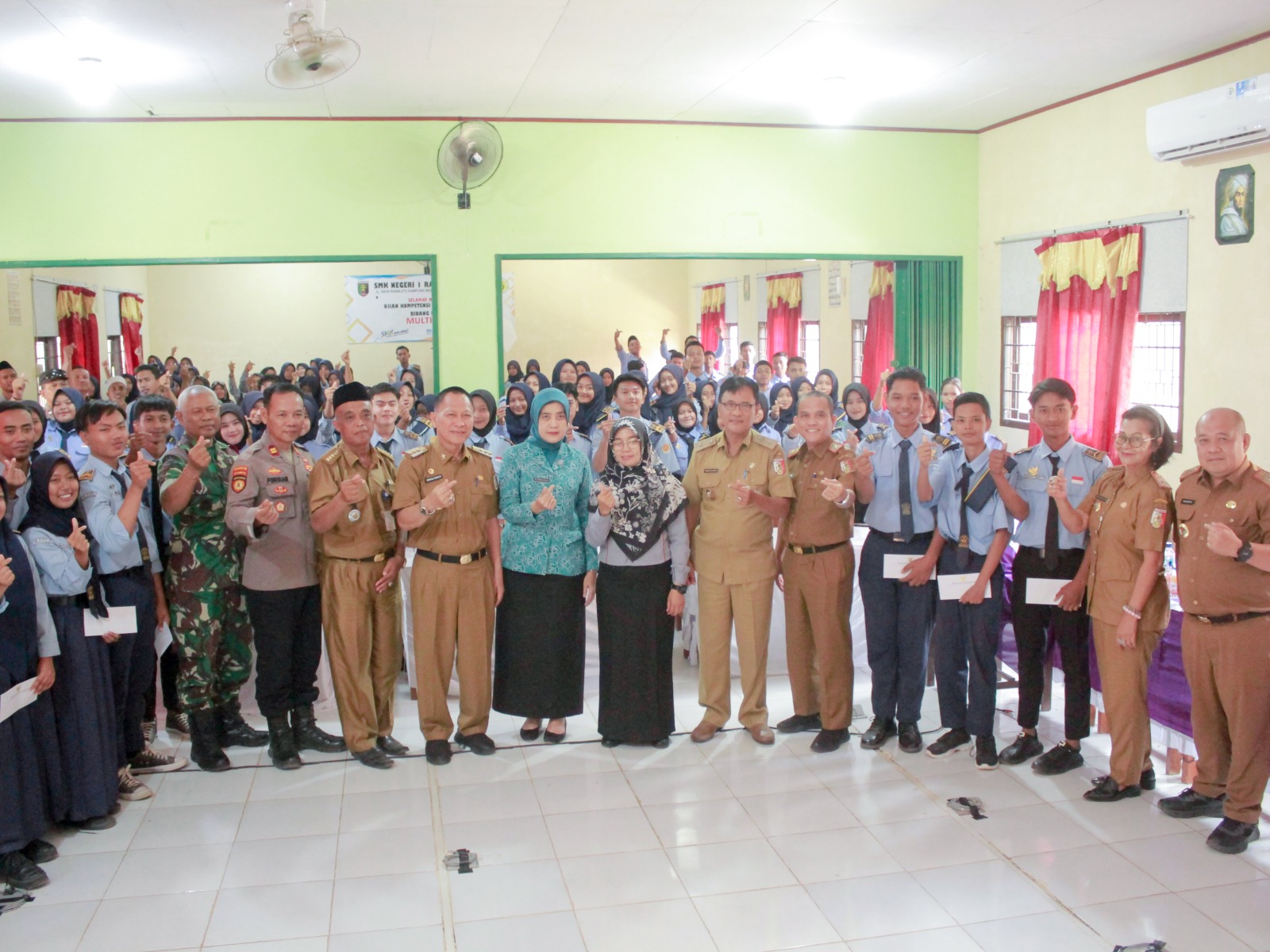 Pj Bupati Tulang bawang Drs Qudrotul Ikhwan MM Gelar Kegiatan Bupati Mengajar di Rawajitu Selatan