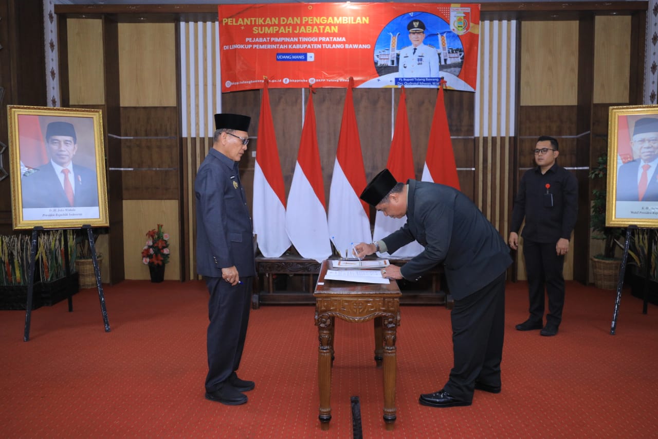 Pj Bupati Tuba Qudrotul Ikhwan, M.M Melantik Enam Pejabat Eselon II