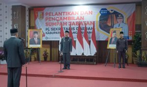 Pj Bupati Tuba Drs. Qudratul Ikhwan M.M Melaksanakan Pelantikan dan Pengambilan Sumpah Penjabat Sekretaris Daerah Pj Bupati Tuba Drs. Qudratul Ikhwan M.M Melaksanakan Pelantikan dan Pengambilan Sumpah Penjabat Sekretaris Daerah