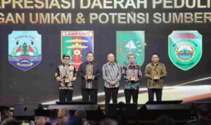 Gubernur Arinal Raih Penghargaan Daerah Peduli Pengembangan UMKM dan Potensi Sumber Daya Lokal