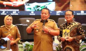 Gubernur Ajak Stakeholder Perikanan Wujudkan Lampung Sentra Pengembangan Lobster Gubernur Ajak Stakeholder Perikanan Wujudkan Lampung Sentra Pengembangan Lobster