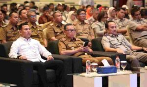 Sekdaprov Fahrizal Ikuti Penyerahan Sertifikat Hak Atas Tanah dan Launching Sertifikat Elektronik Sekdaprov Fahrizal Ikuti Penyerahan Sertifikat Hak Atas Tanah dan Launching Sertifikat Elektronik