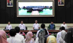 Fahrizal Buka Seminar Netralitas dan Profesionalisme ASN Menghadapi Pemilu 2024 Fahrizal Buka Seminar Netralitas dan Profesionalisme ASN Menghadapi Pemilu 2024