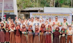 Bupati Pesibar Resmi Membuka Peringatan HCTPS di SDN 72 Krui Bupati Pesibar Resmi Membuka Peringatan HCTPS di SDN 72 Krui
