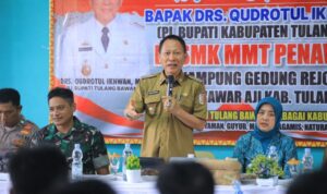 Drs Qudrotul Ikhwan MM Adakan Kegiatan Bupati Mengajar di SMK MMT Drs Qudrotul Ikhwan MM Adakan Kegiatan Bupati Mengajar di SMK MMT